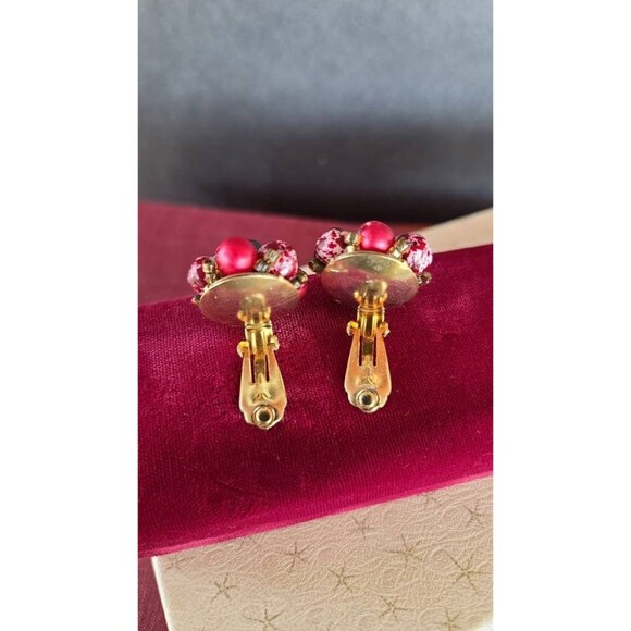 Hong Kong Beaded Clip-on Earrings - Picture 6 of 10